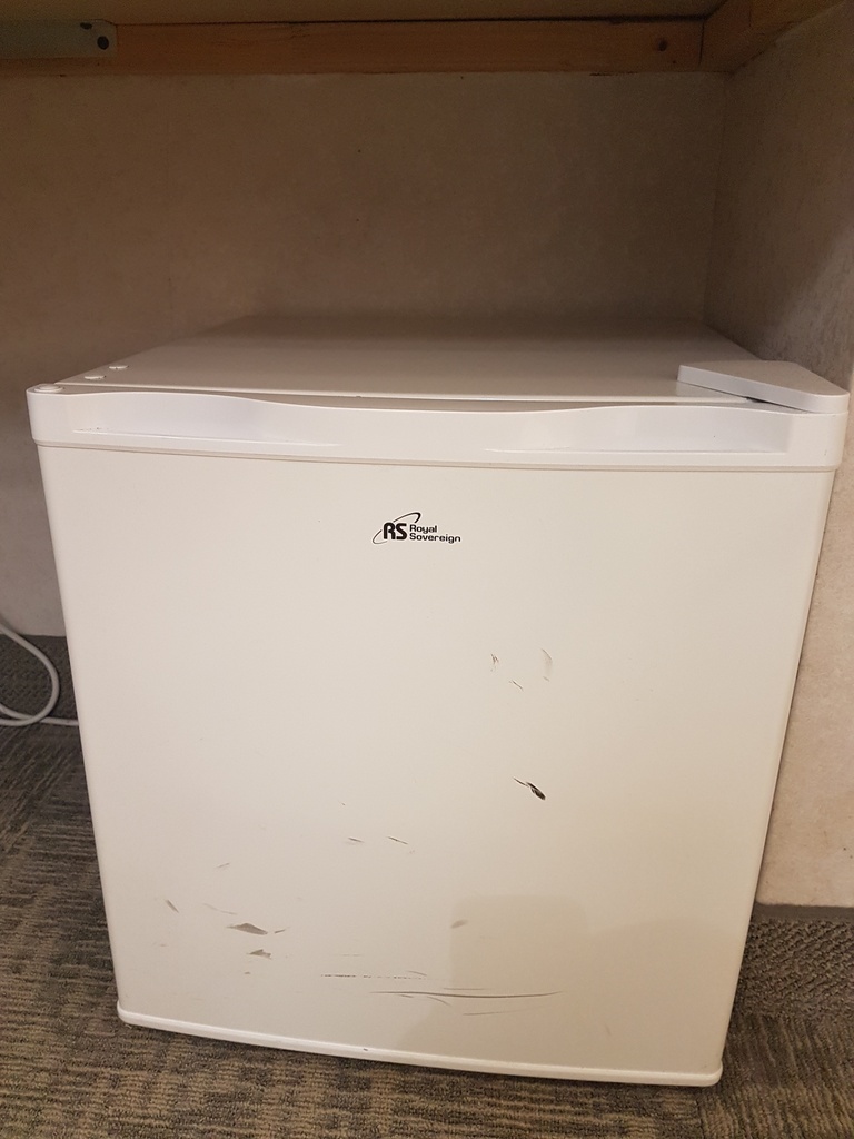 Mini Fridge (RS Royal Sovereign)