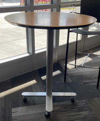 Versteel Brattice Table 36&quot; Round Bar Height