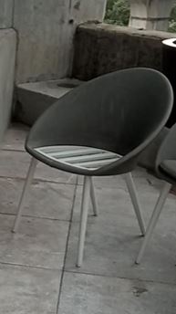 Black outdoor chair | Silla de exterior negra