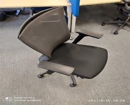 [#B13-29] Black Task Chair