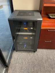 [#D18-7] Small AV Rack