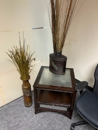 [#C11-23] Wood and Glass Side Table