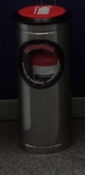 [#00-110] Fire extinguisher and holder | Extintor y soporte