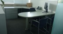 [#E8-147] Desk, U-shape, with filing cabinet | Escritorio, en forma de U, con archivador