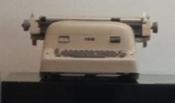 [#00-255] Typewriter, year: 1940-1953 | Máquina de escribir, año: 1940-1953